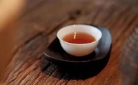 茶杯放下，是為了承接下一杯香茶。